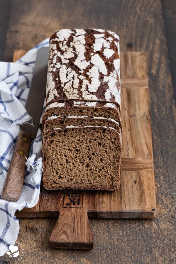Rustikales Roggenbrot aus For the love of Bread – Zeit für gutes Brot von Sonja Bauer.